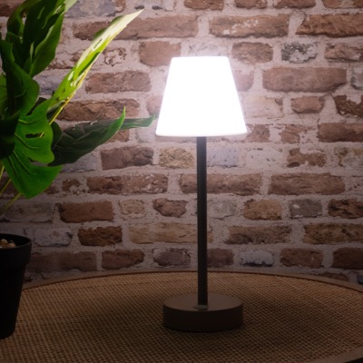 Lampe de table autonome Lola Slim 30 rechargeable en USB                        